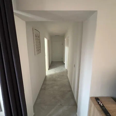 Petar Apartamento